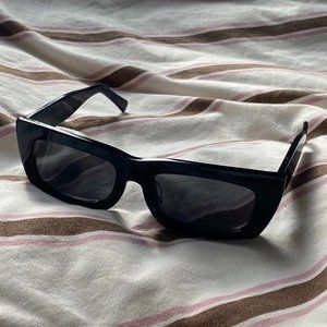 VEHLA Eyewear Florence in Black/Smoke